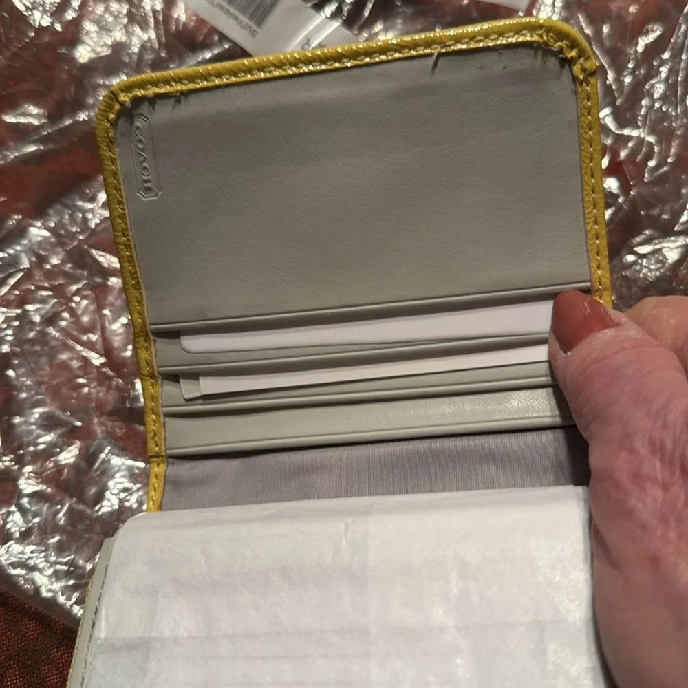 Yellow and Cream Wallet - Picture 5 of 8
